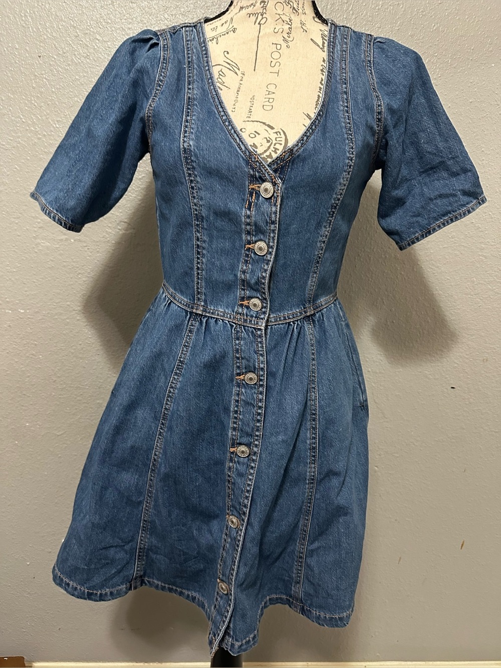 American Eagle Outfitters blue denim mini dress with button-up front size XS 💕🥰